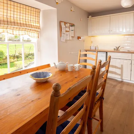 Myrtle * Chapel Stile